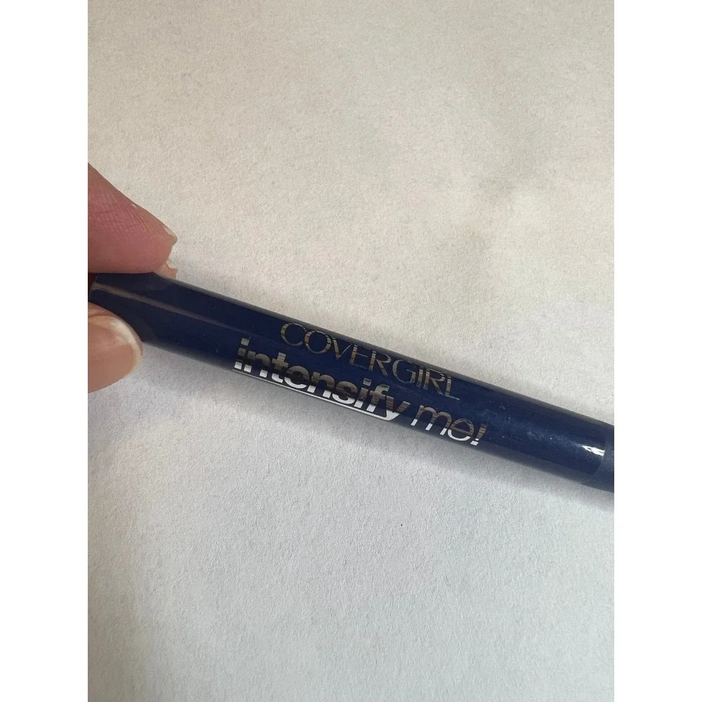 Covergirl‎ Intensity Me! Liquid Eyeliner